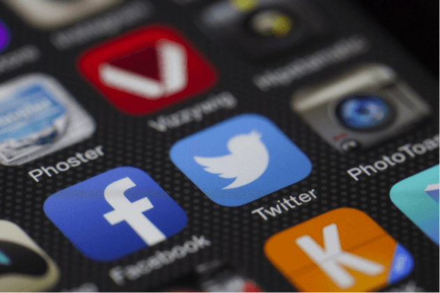Facebook y Twitter como fuentes de información